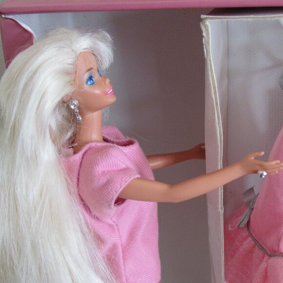 BARBIE CLOTHES & DOLLS LOT in CARRY CASE CLOSET, 2 BARBIES w GLORIOUS HAIR, 1976 - Picture 3 of 15